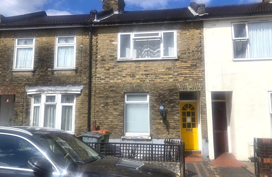 2 bedroom house to rent - Sylvan Road, E7 - Property View 1