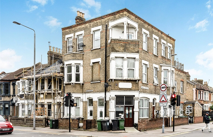 1 bedroom apartment to rent - Cann Hall Road, London, E11