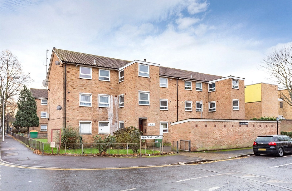 1 bedroom apartment to rent - Selborne Avenue, London, E12
