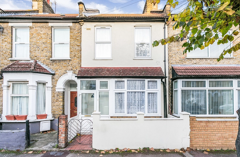 2 bedroom house to rent - St. Albans Avenue, London, E6 - Property View 1