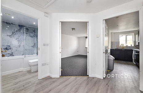 2 bedroom apartment to rent - Friars Close, Ilford, IG1