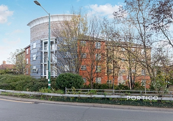 2 bedroom apartment to rent - Churchill Court, Albert Road, Ilford, IG1 - Property View 1