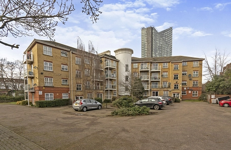 2 bedroom apartment to rent - Churchill Court, Albert Road, Ilford, IG1 - Property View 2