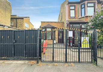 2 bedroom apartment to rent - Cann Hall Road, London, E11 - Property View 1