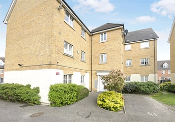 2 bedroom apartment to rent - Genas Close, Ilford, IG6 - Property View 1