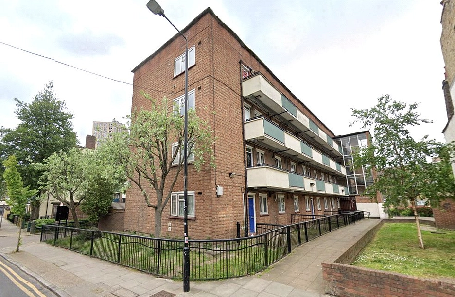 2 bedroom apartment to rent - Bazely Street, London, E14