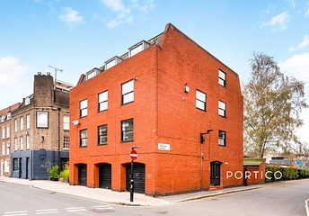 apartment to rent - Johns Mews, London, WC1N - Property View 1