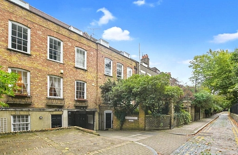 2 bedroom apartment to rent - Roland Mews, Stepney Green, E1