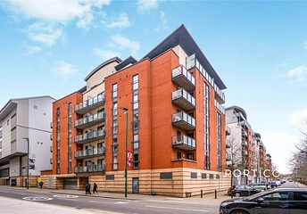 2 bedroom apartment to rent - Oliver Road, London, E10 - Property View 1