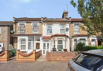 4 bedroom terraced to rent - Dunedin Road, London, E10 - Property View 1