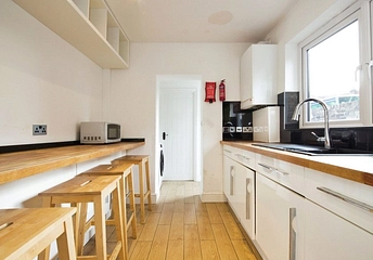 5 bedroom house to rent - Adelaide Road, London, E10 - Property View 1