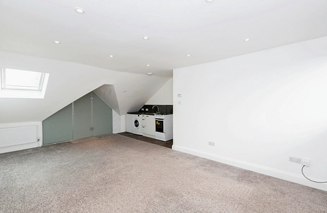apartment to rent - Lea Bridge Road, London, E10