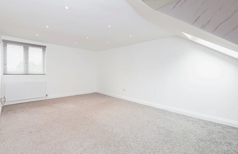 apartment to rent - Lea Bridge Road, London, E10
