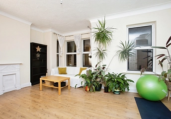 2 bedroom apartment to rent - Blyth Road, Walthamstow, E17 - Property View 1
