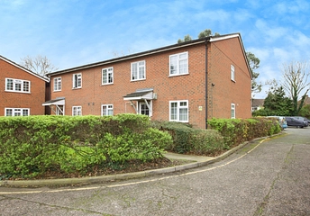 1 bedroom apartment to rent - Barkwood Close, Romford, RM7 - Property View 1