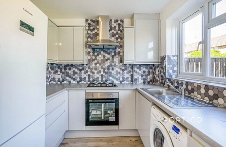 3 bedroom house to rent - Garvary Road, Docklands, E16