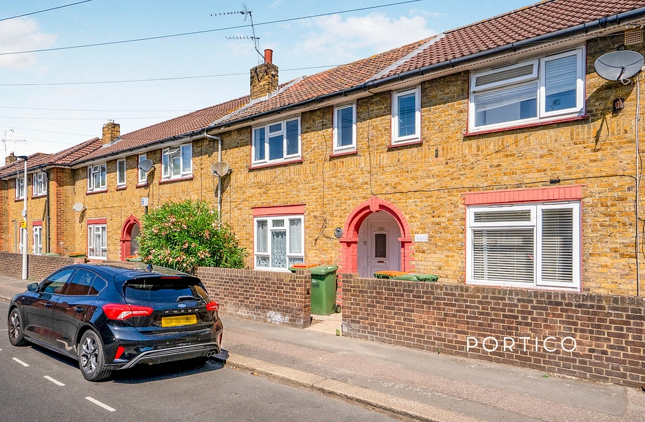 3 bedroom house to rent - Garvary Road, Docklands, E16