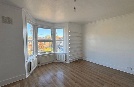2 bedroom apartment to rent - Huxley Road, London, E10