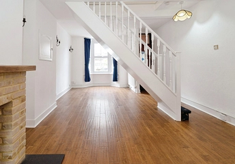 2 bedroom house to rent - Crescent Road, Leyton, London, E10 - Property View 1