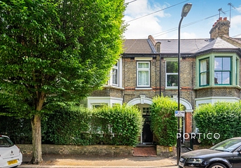 2 bedroom apartment to rent - Lawton Road, Leyton, E10 - Property View 1