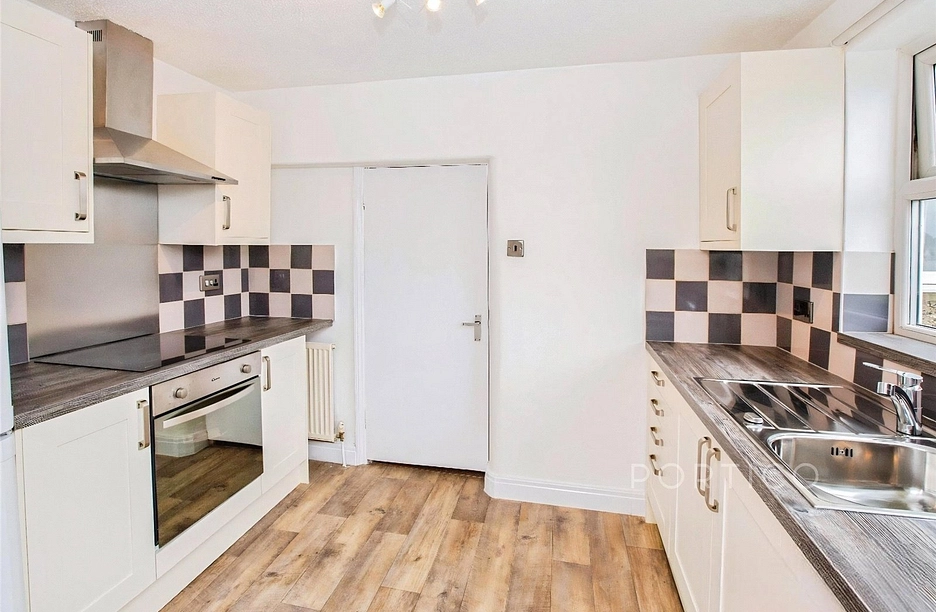 2 bedroom apartment to rent - High Road Leyton, London, E10 - Property View 1