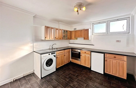 3 bedroom apartment to rent - Lyttelton Road, London, E10 - Property View 2