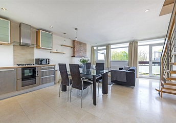 3 bedroom apartment to rent - Westbridge Road, London, SW11 - Property View 1