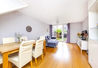 3 bedroom maisonette to rent - Althorpe Mews, London, SW11 - Property View 1