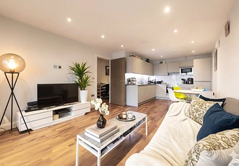 2 bedroom apartment to rent - Holman Road, London, SW11 - Property View 1