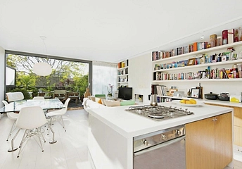 3 bedroom apartment to rent - Westbridge Road, London, SW11 - Property View 1
