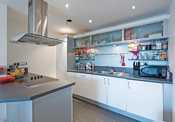 2 bedroom apartment to rent - Oyster Wharf, 18 Lombard Road, London, SW11 - Property View 1