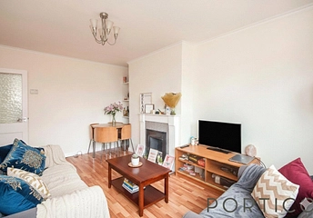3 bedroom apartment to rent - Heron House, Searles Close, London, SW11 - Property View 1