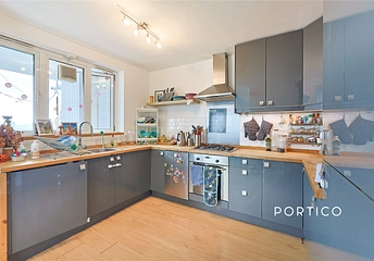 2 bedroom apartment to rent - Shuttleworth Road, London, SW11