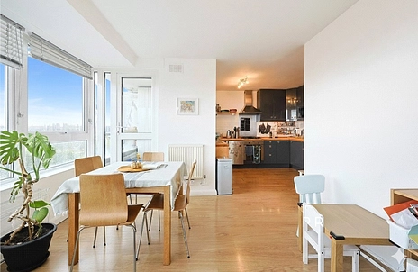 2 bedroom apartment to rent - Shuttleworth Road, London, SW11 - Property View 3