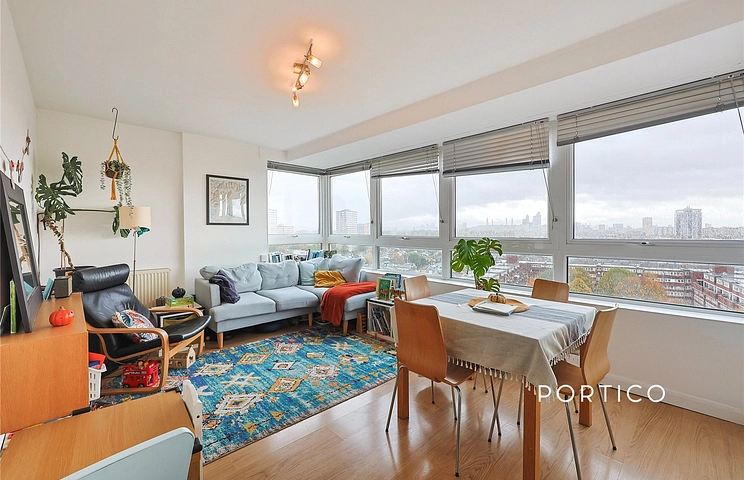 2 bedroom apartment to rent - Shuttleworth Road, London, SW11