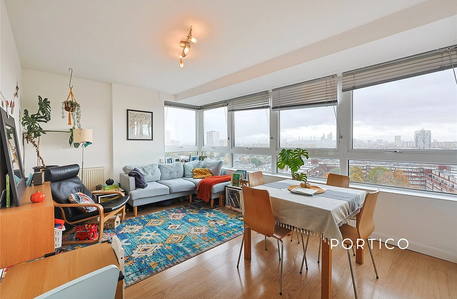 2 bedroom apartment to rent - Shuttleworth Road, London, SW11