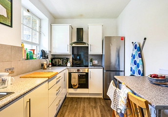 2 bedroom apartment to rent - Archer House, Vicarage Crescent, London, SW11 - Property View 1