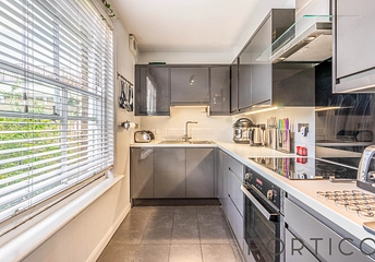 2 bedroom apartment to rent - Battersea Church Road, London, SW11