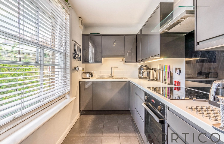 2 bedroom apartment to rent - Battersea Church Road, London, SW11