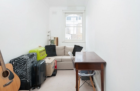 2 bedroom apartment to rent - Bennerley Road, London, SW11
