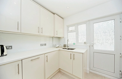 2 bedroom apartment to rent - Chesham Court, Trinity Road, London, SW18 - Property View 2