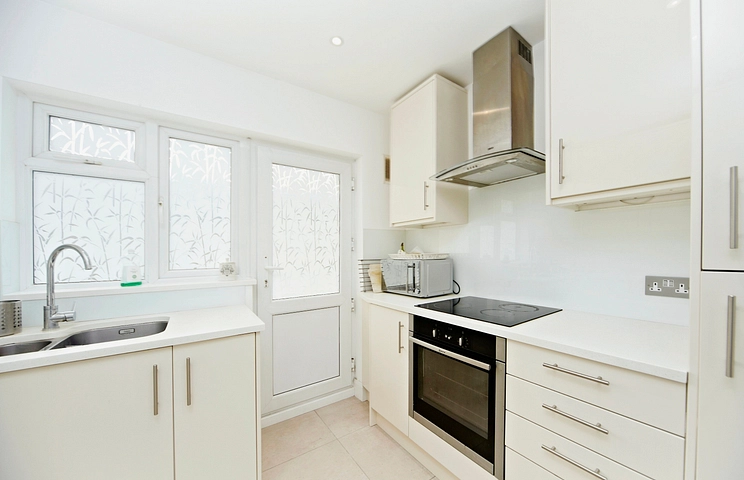 2 bedroom apartment to rent - Chesham Court, Trinity Road, London, SW18 - Property View 1