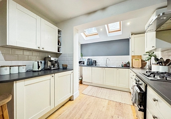 2 bedroom apartment to rent - Vardens Road, London, SW11 - Property View 1