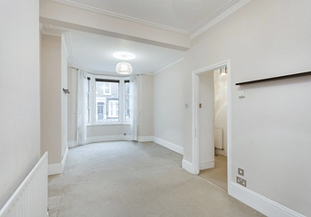 4 bedroom apartment to rent - Mossbury Road, London, SW11 - Property View 1