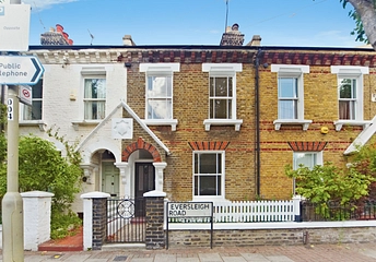2 bedroom house to rent - Eversleigh Road, SW11