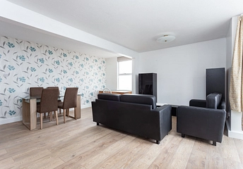 3 bedroom apartment to rent - Kestrel House, 4 Grant Road, London, SW11 - Property View 1