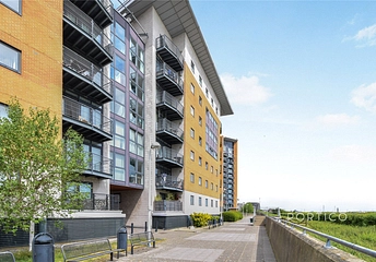 2 bedroom apartment to rent - Inverness Mews, Gallions Lock, North Woolwich, London, E16 - Property View 1