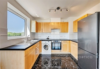 2 bedroom apartment to rent - Lowestoft Mews, London, E16 - Property View 1