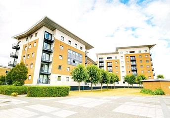 2 bedroom apartment to rent - Inverness Mews, Galleons Point, London, E16 - Property View 1