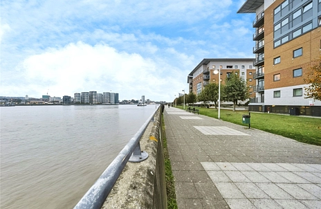 1 bedroom apartment to rent - Fishguard Way, London, E16